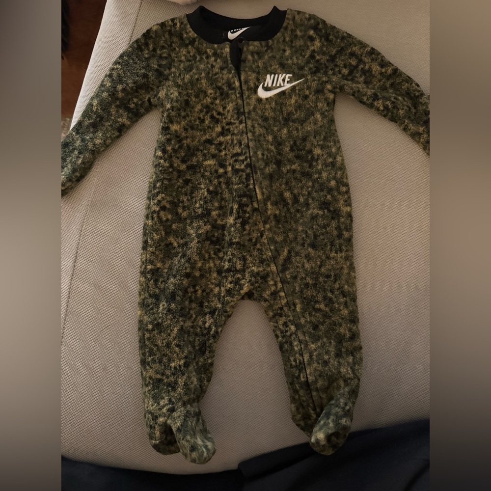 Nike Fleece zipper onesie - newborn